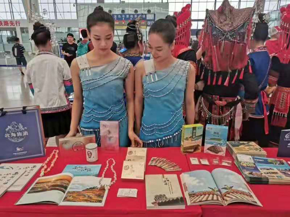 搭乘首發(fā)高鐵，海真珠珍珠粉抵達東方明珠