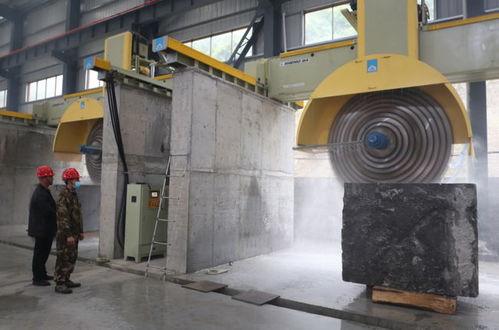 息烽县年产10万立方的石材加工项目开机生产